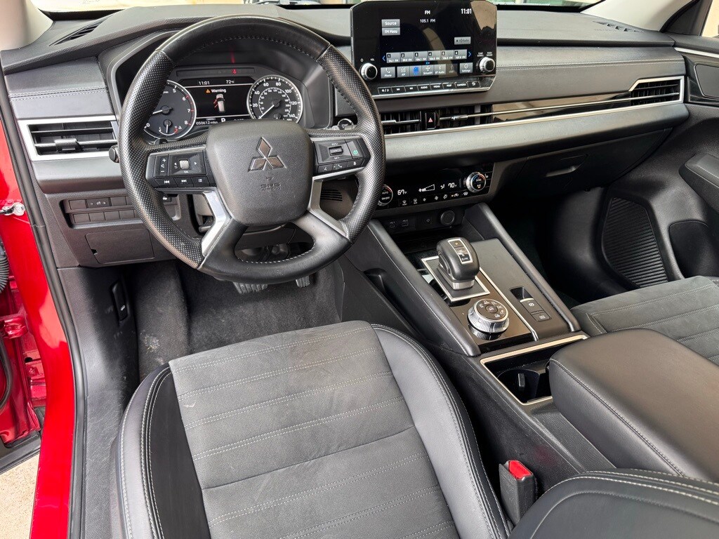 2024 Mitsubishi Outlander SE Ralliart photo 2