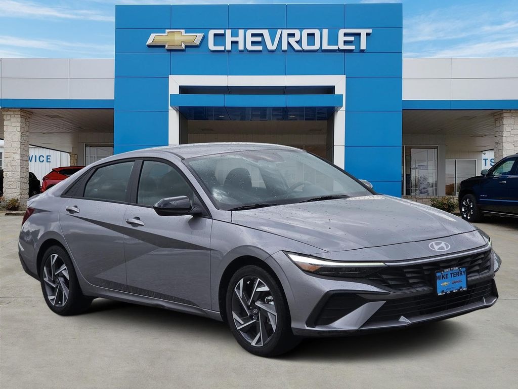 Certified 2025 Hyundai Elantra SEL Sport Sedan