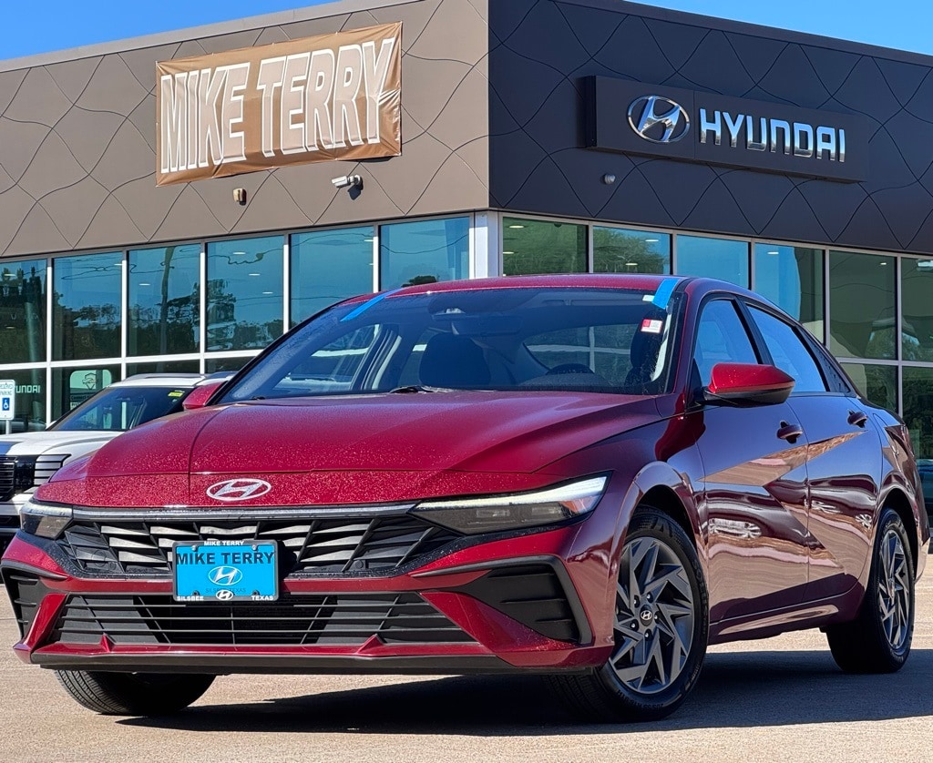 2024 Hyundai Elantra SEL's photo