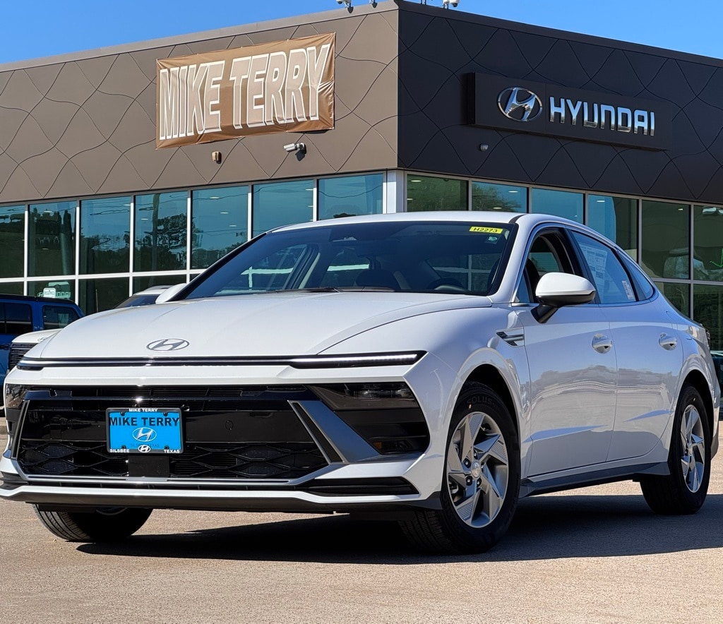 2026 Hyundai Sonata SE's photo