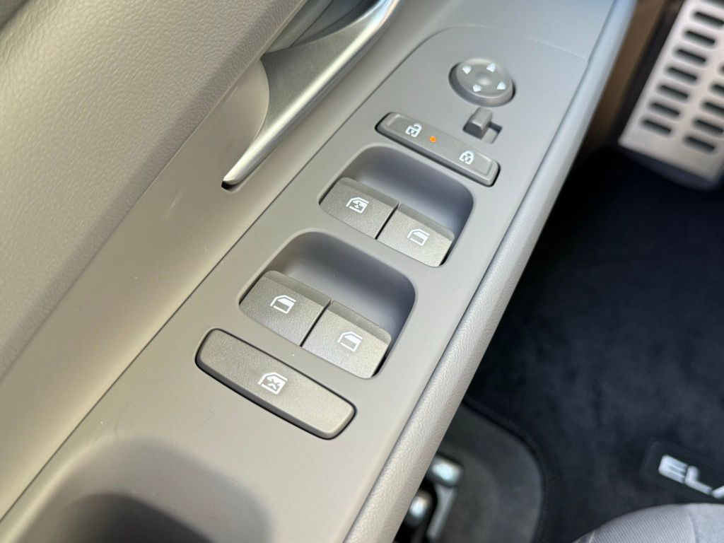 2025 Hyundai Elantra SEL - Photo 21
