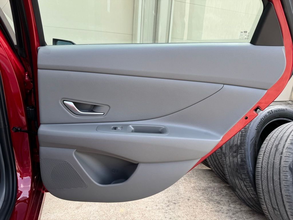 2025 Hyundai Elantra SEL - Photo 18