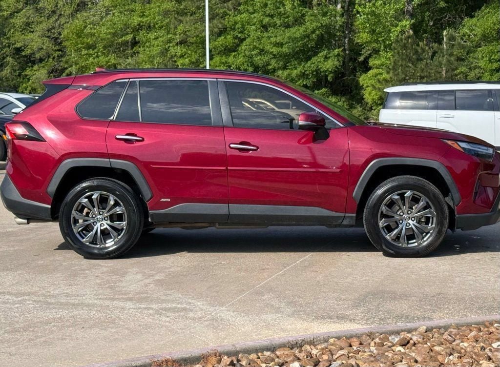 2022 Toyota RAV4 Limited - Photo 11