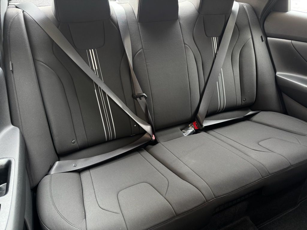 2025 Hyundai Elantra Blue - Photo 16