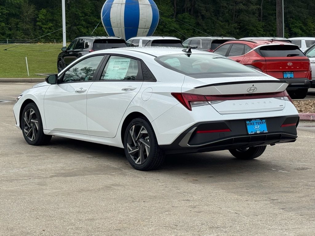 2025 Hyundai Elantra Blue - Photo 11