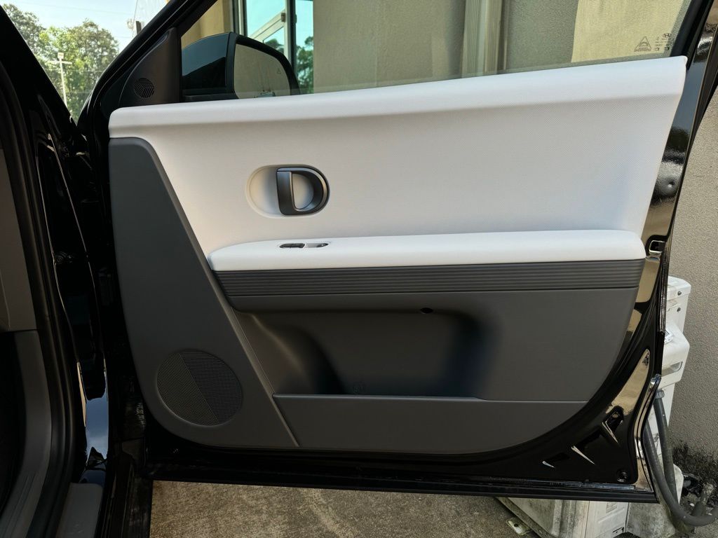 2025 Hyundai IONIQ 5 SEL - Photo 18