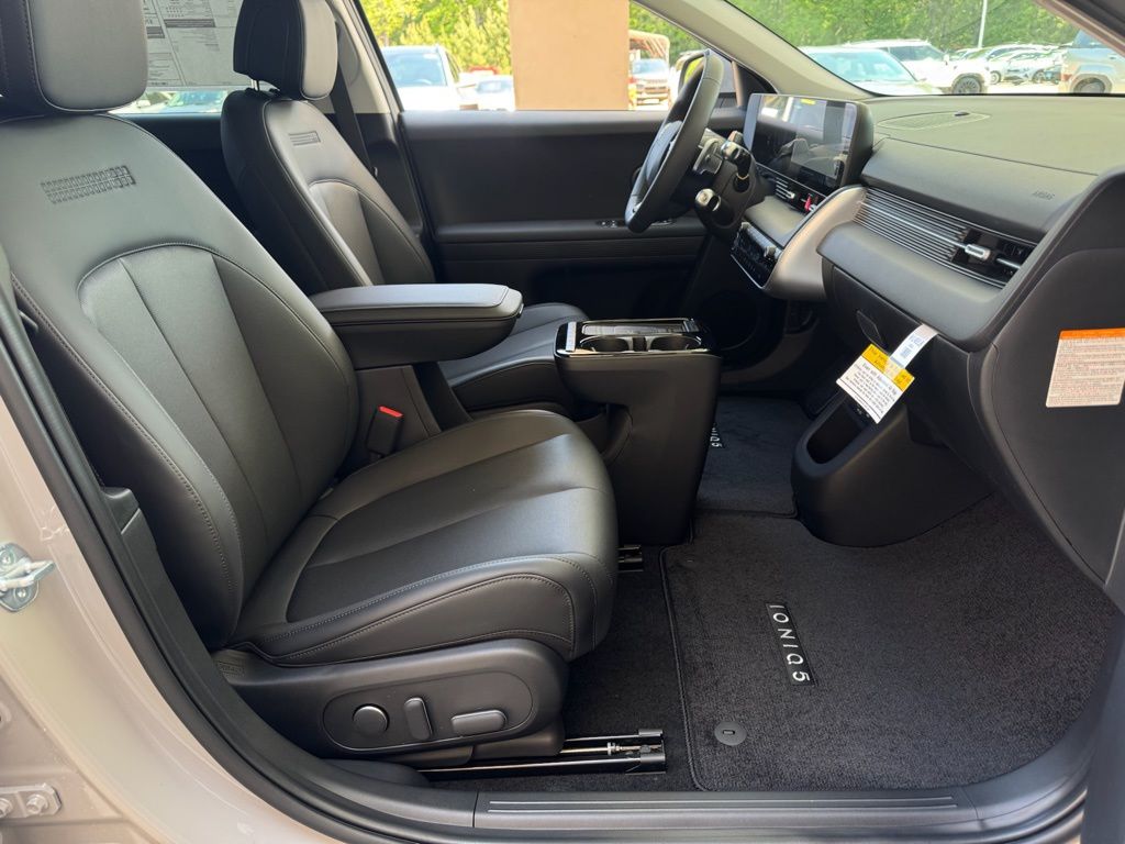 2025 Hyundai IONIQ 5 SEL - Photo 18