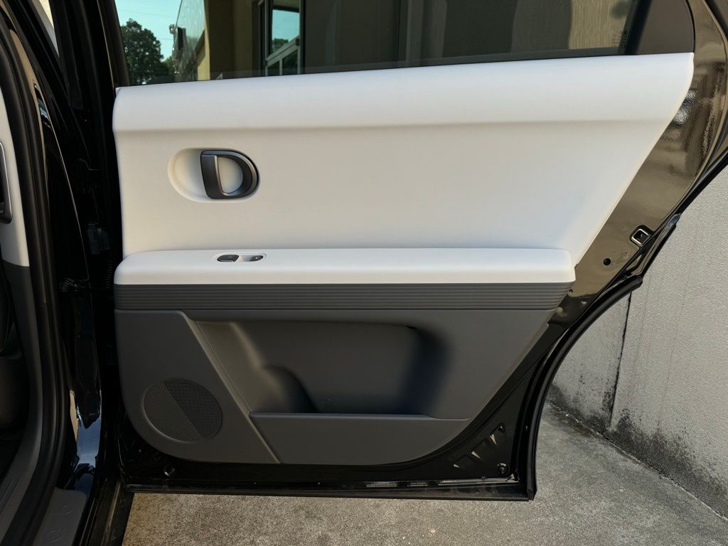 2025 Hyundai IONIQ 5 SEL - Photo 19