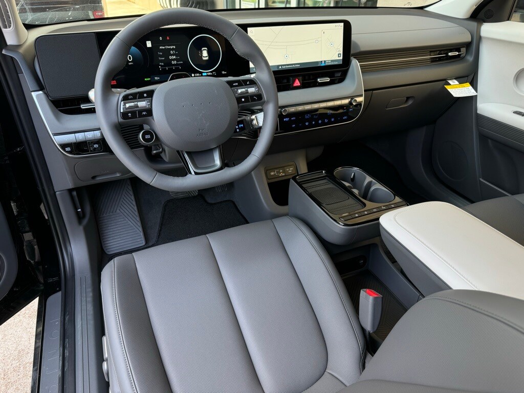 2025 Hyundai Ioniq 5 SEL photo 2
