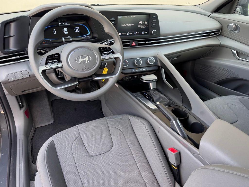New 2026 Hyundai Elantra SE Sedan