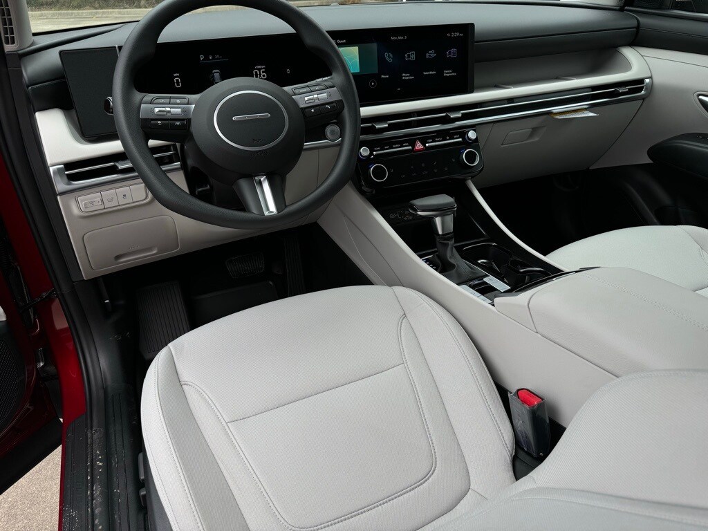 2025 Hyundai Tucson SEL photo 2