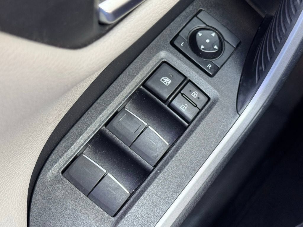 2022 Toyota RAV4 Limited - Photo 25