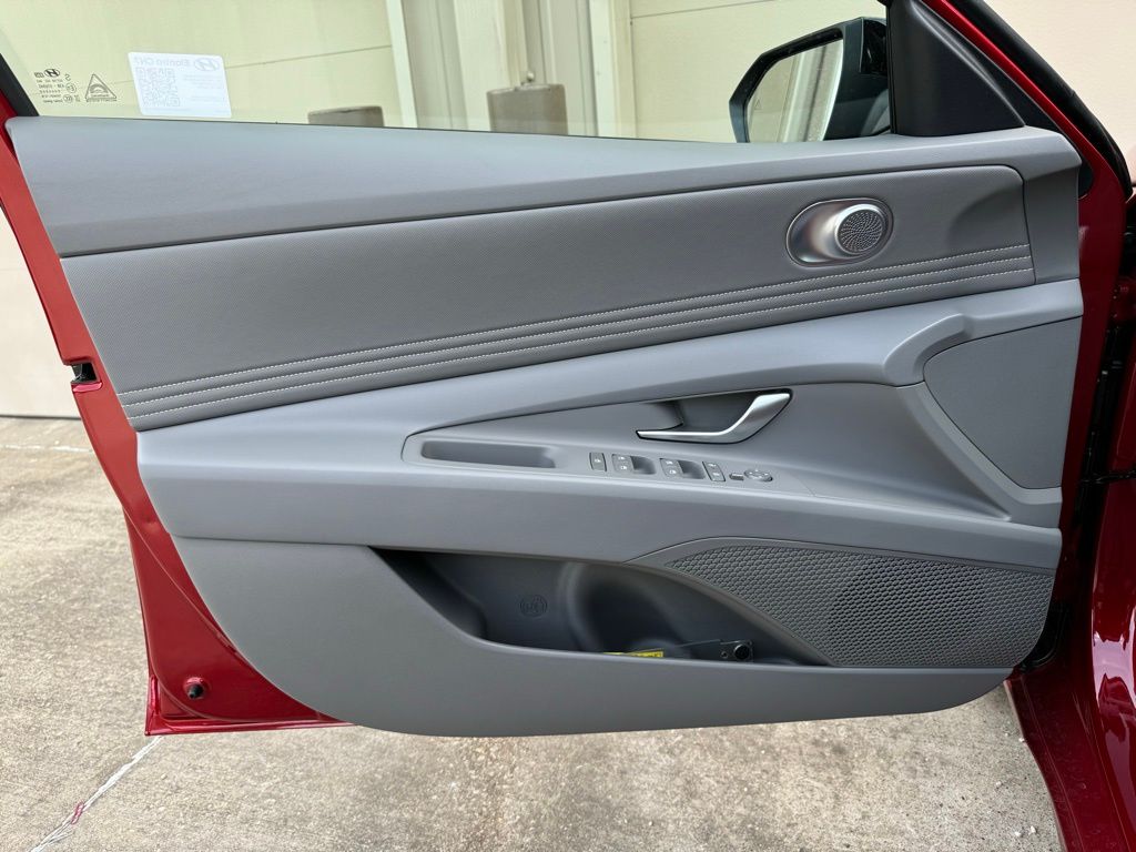 2025 Hyundai Elantra SEL - Photo 19