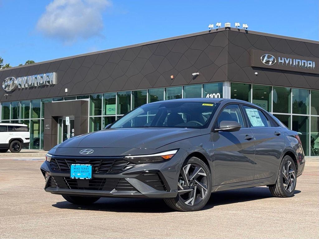 New 2026 Hyundai Elantra Limited Sedan