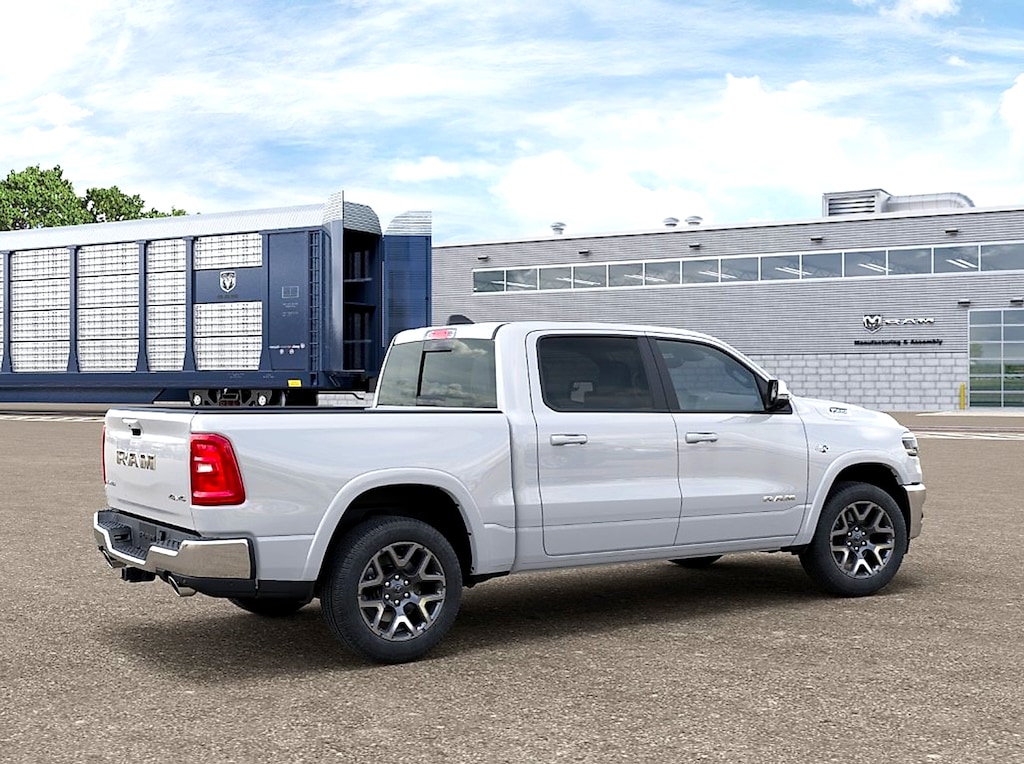 New 2026 Ram 1500 LARAMIE CREW CAB 4X4 5'7 BOX Pickup