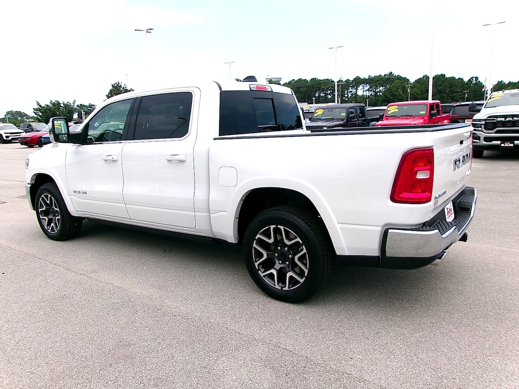 New 2026 Ram 1500 LARAMIE CREW CAB 4X4 5'7 BOX Pickup