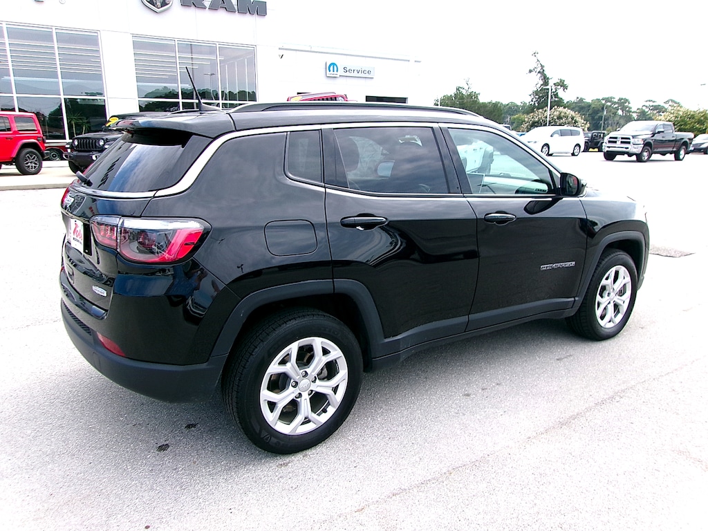 Used 2024 Jeep Compass Latitude 4x4
