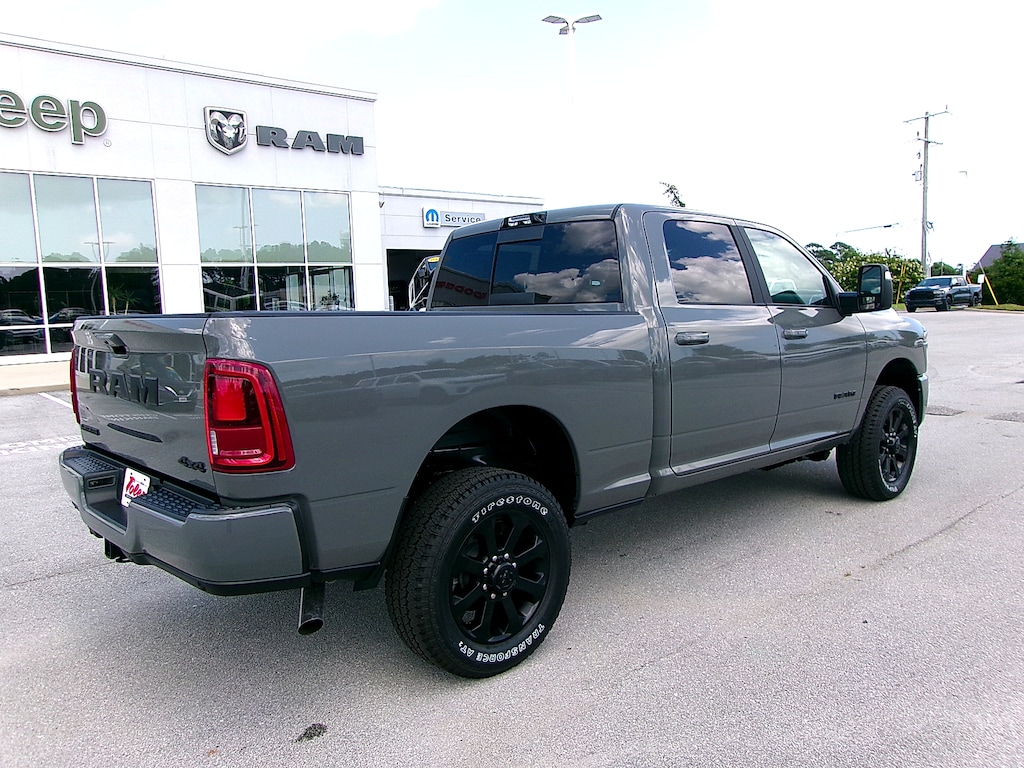 New 2026 Ram 2500 LARAMIE CREW CAB 4X4 6'4 BOX Pickup