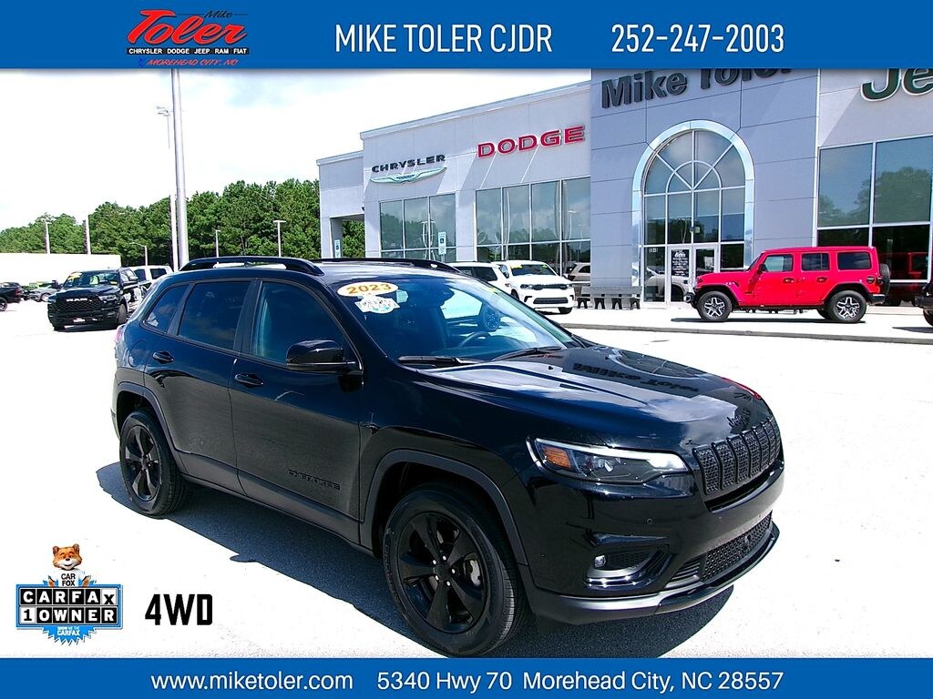 Used 2023 Jeep Cherokee Altitude SUV