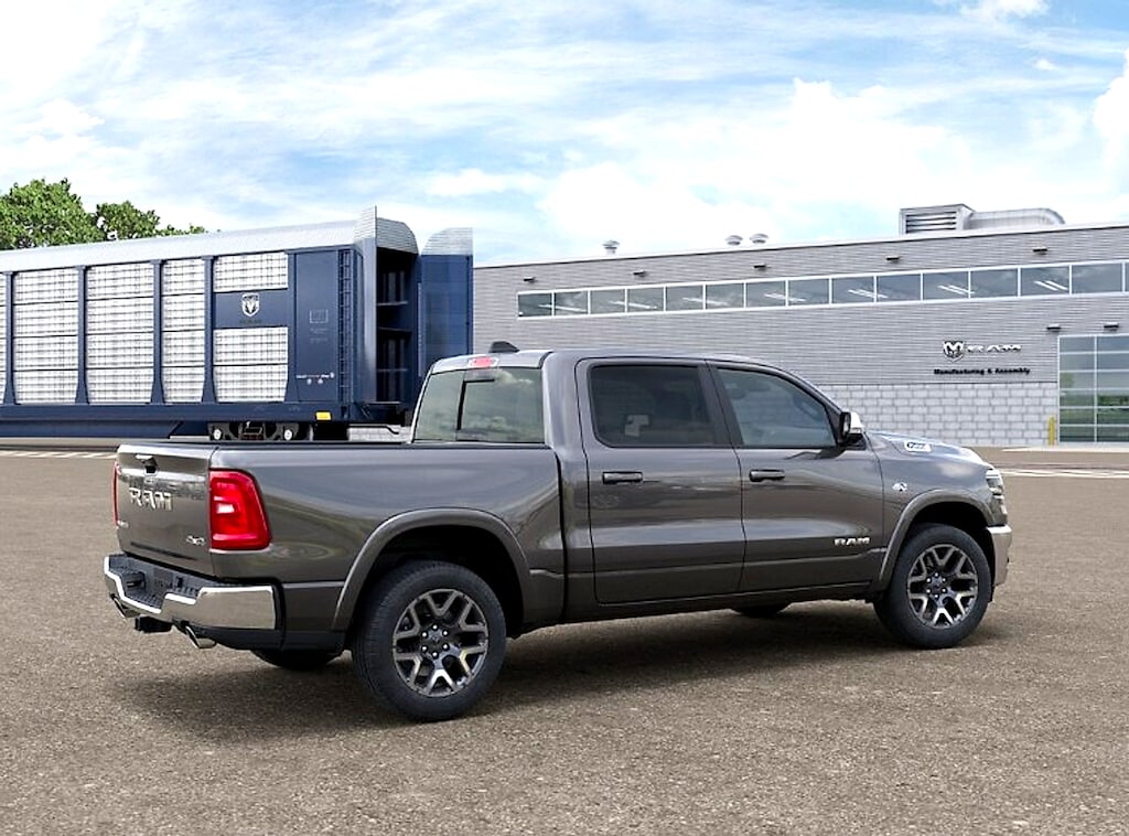 New 2026 Ram 1500 LARAMIE CREW CAB 4X4 5'7 BOX Pickup