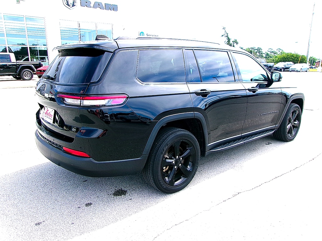 Used 2023 Jeep Grand Cherokee L Altitude 4x4