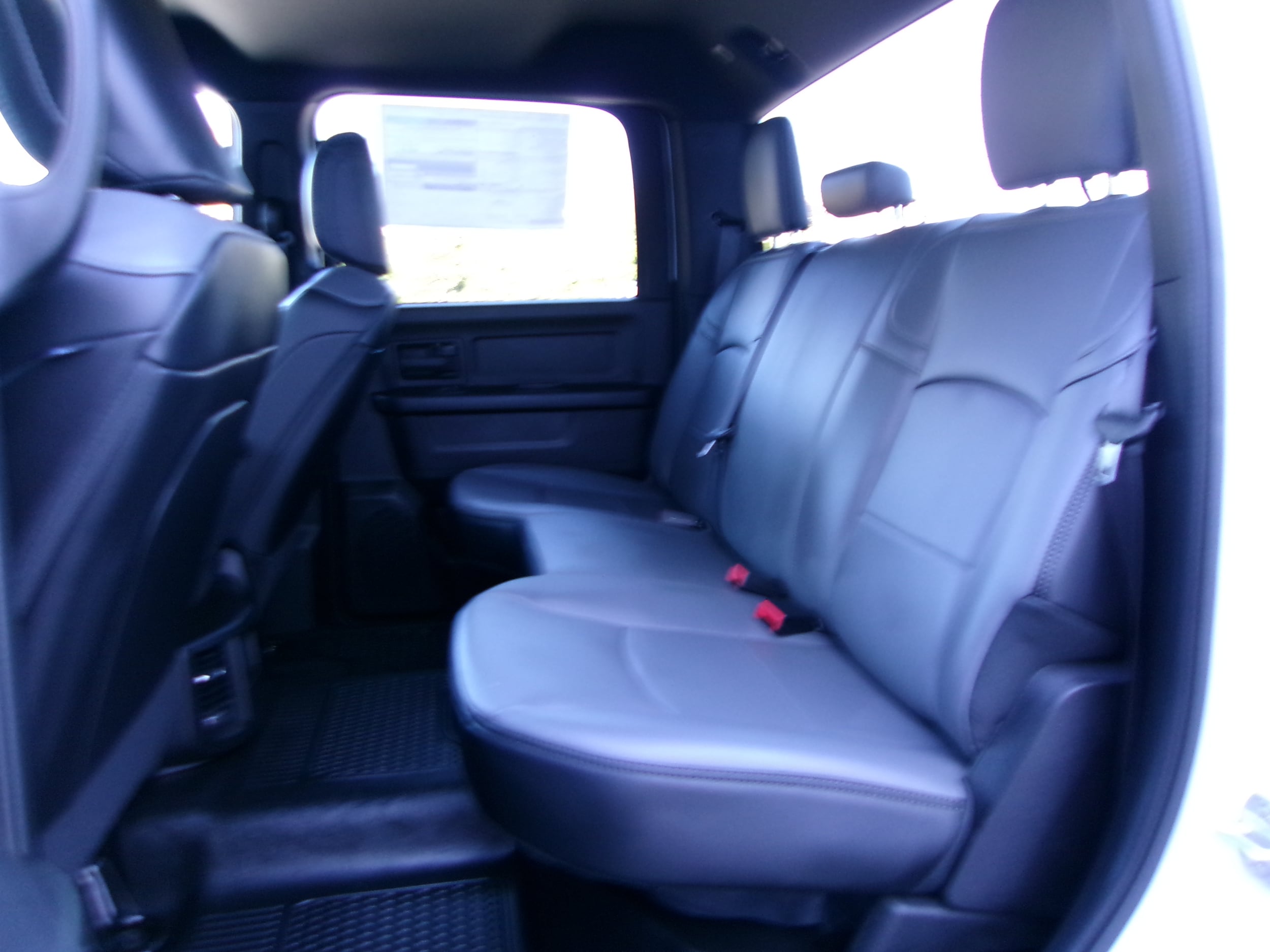 2025 RAM 3500 Tradesman - Photo 17