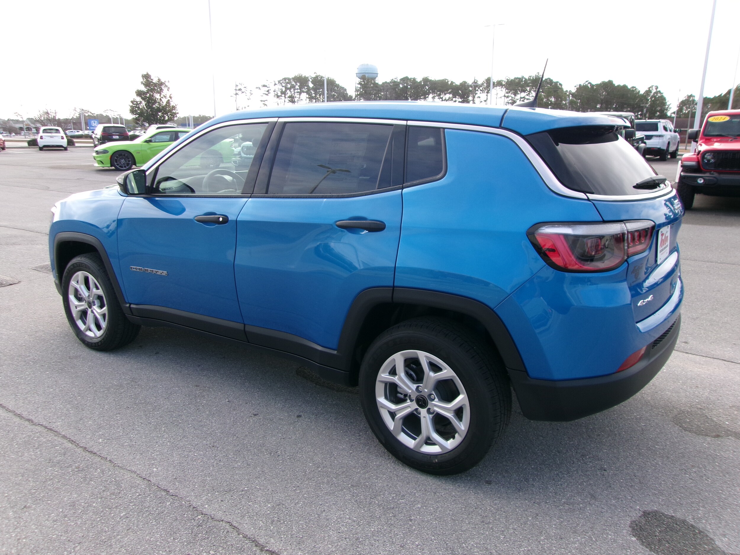 2025 Jeep Compass Sport photo 3