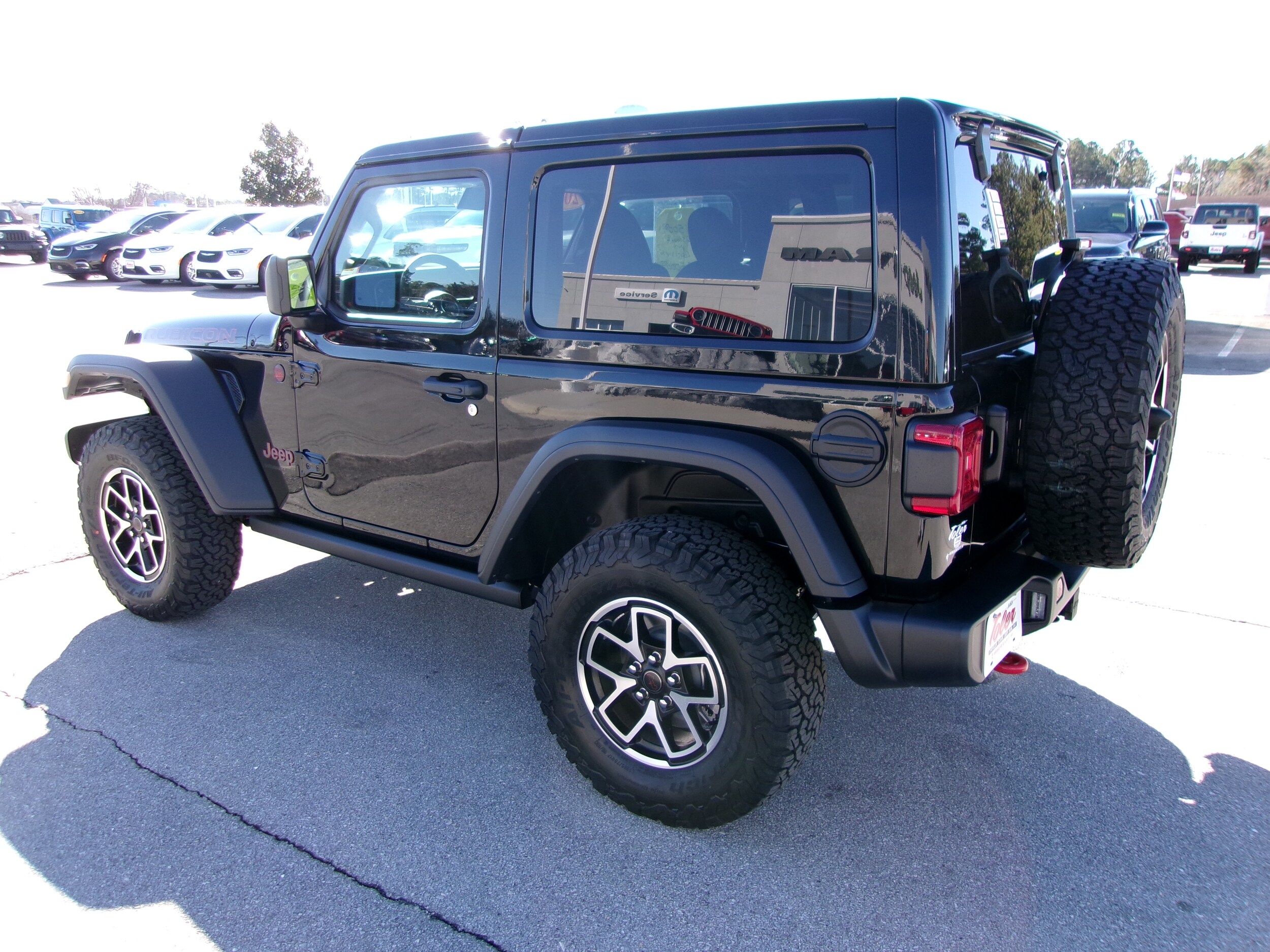 2025 Jeep Wrangler Two-Door Rubicon photo 2