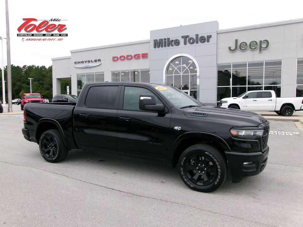 New 2026 Ram 1500 BIG HORN CREW CAB 4X4 5'7 BOX Pickup