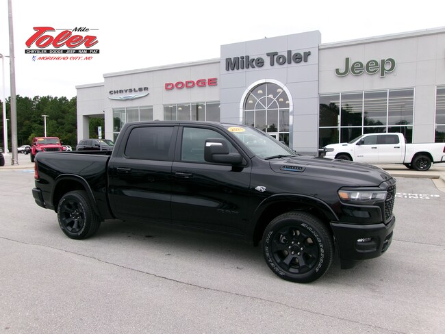 2026 Ram 1500 BIG HORN CREW CAB 4X4 5'7 BOX Pickup