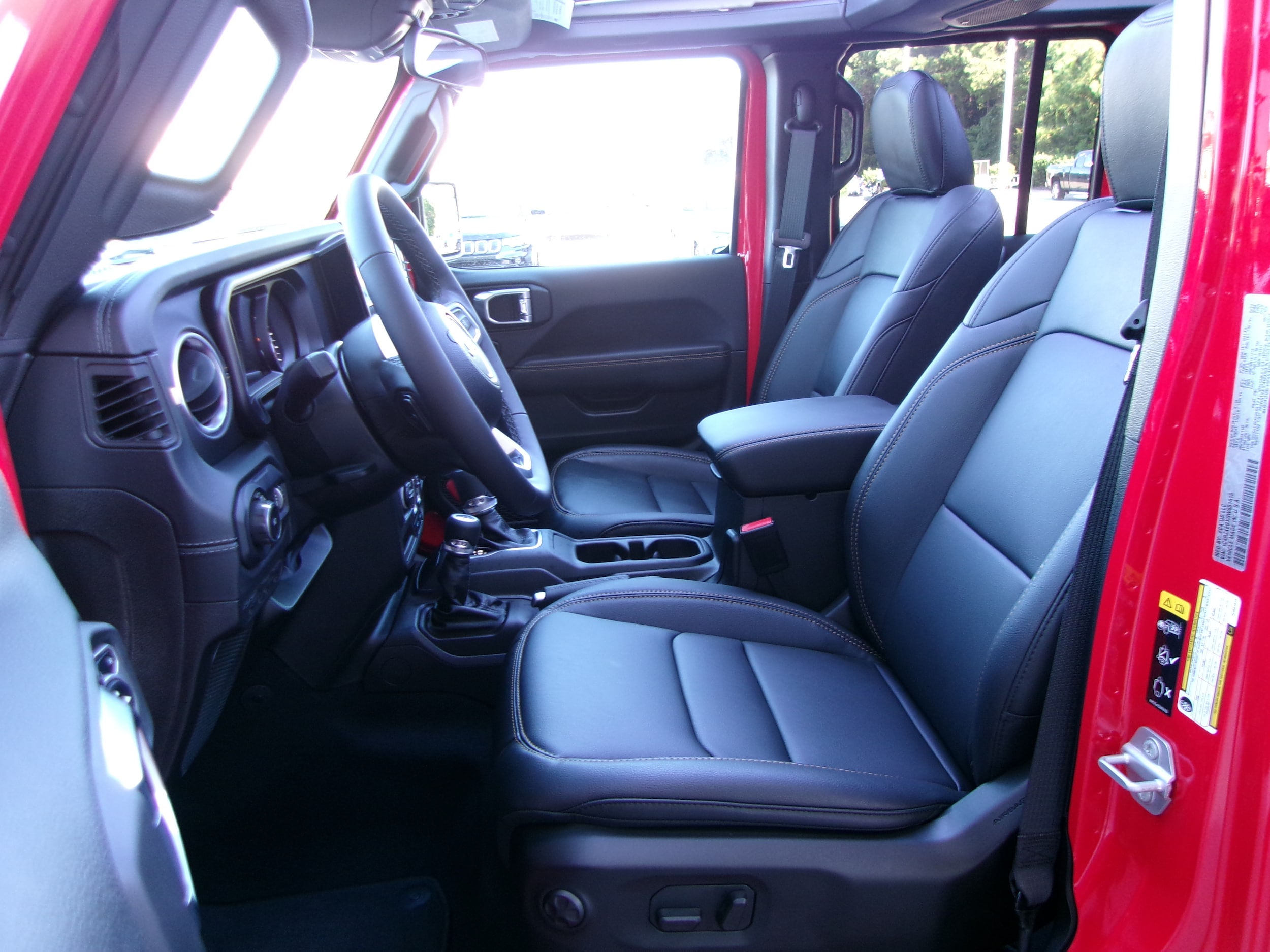 2025 Jeep Wrangler 4-Door Sahara - Photo 14