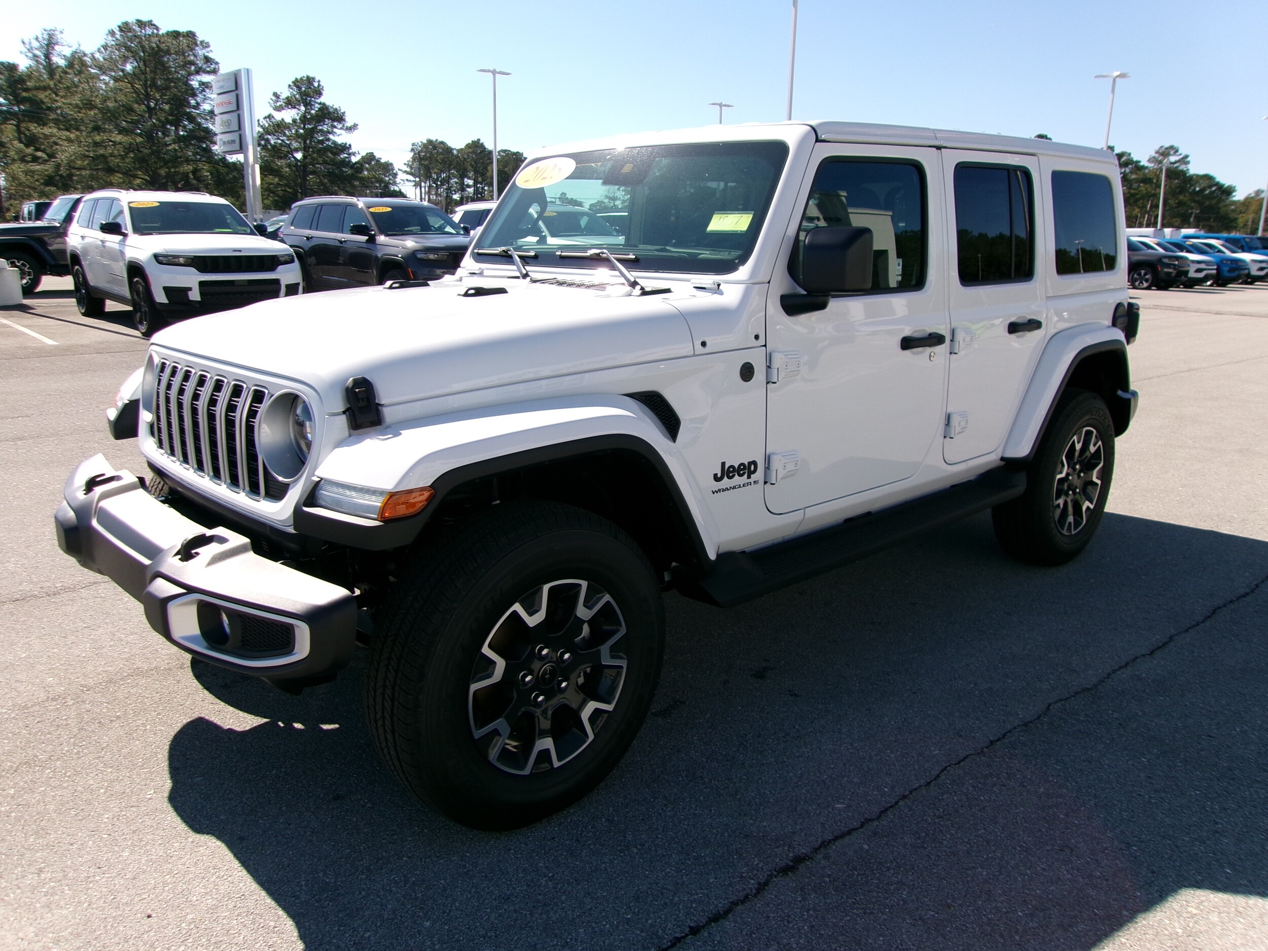 2025 Jeep Wrangler Sahara photo 2