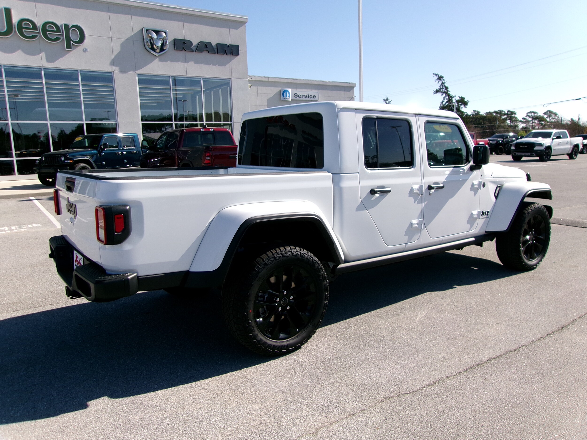 2025 Jeep Gladiator Sport photo 4