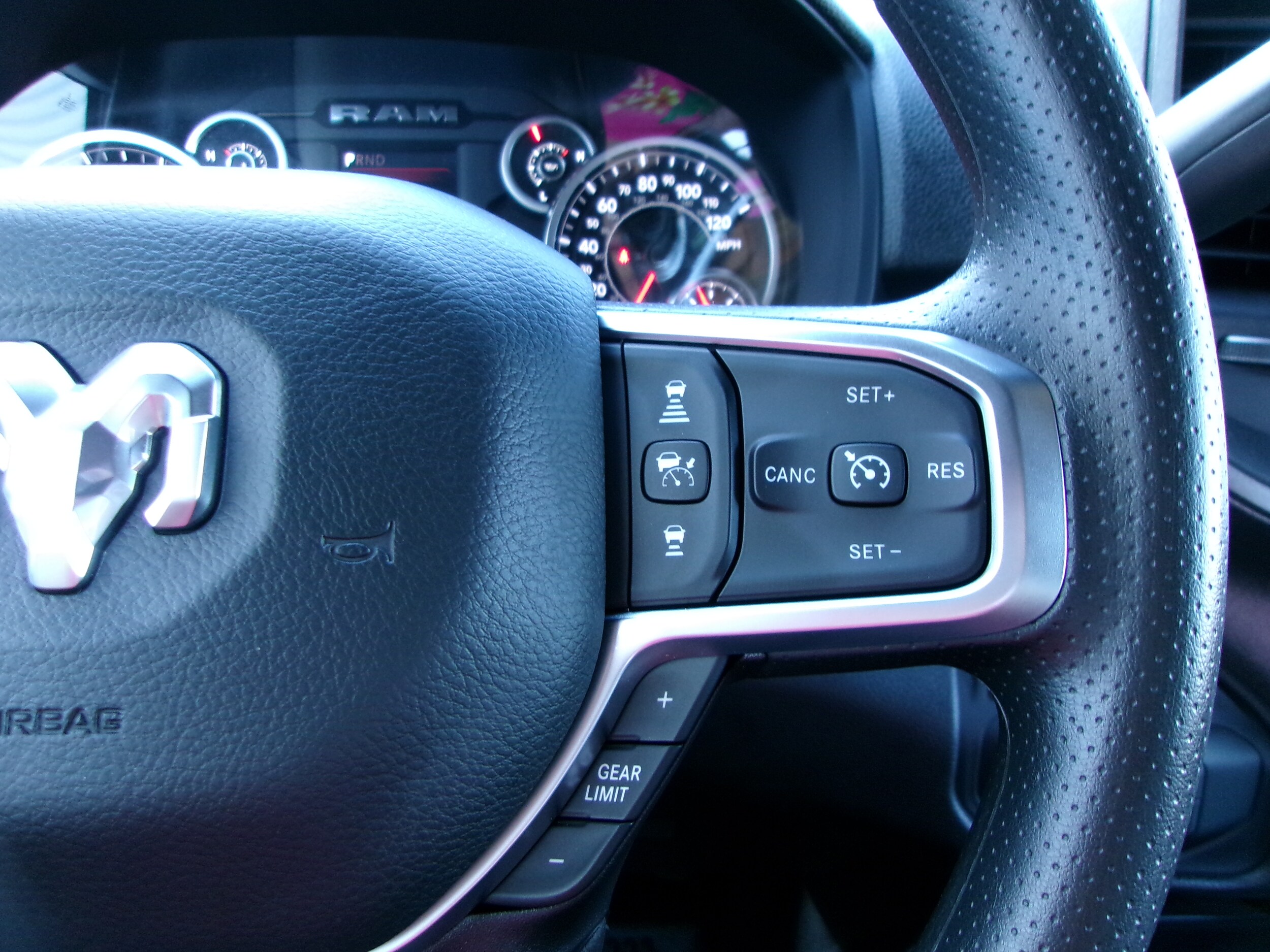 2025 RAM 3500 Tradesman - Photo 11
