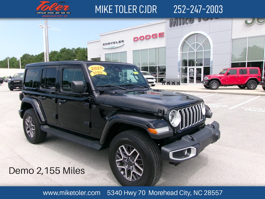 Used 2025 Jeep Wrangler 4-Door Sahara 4x4 Sport Utility