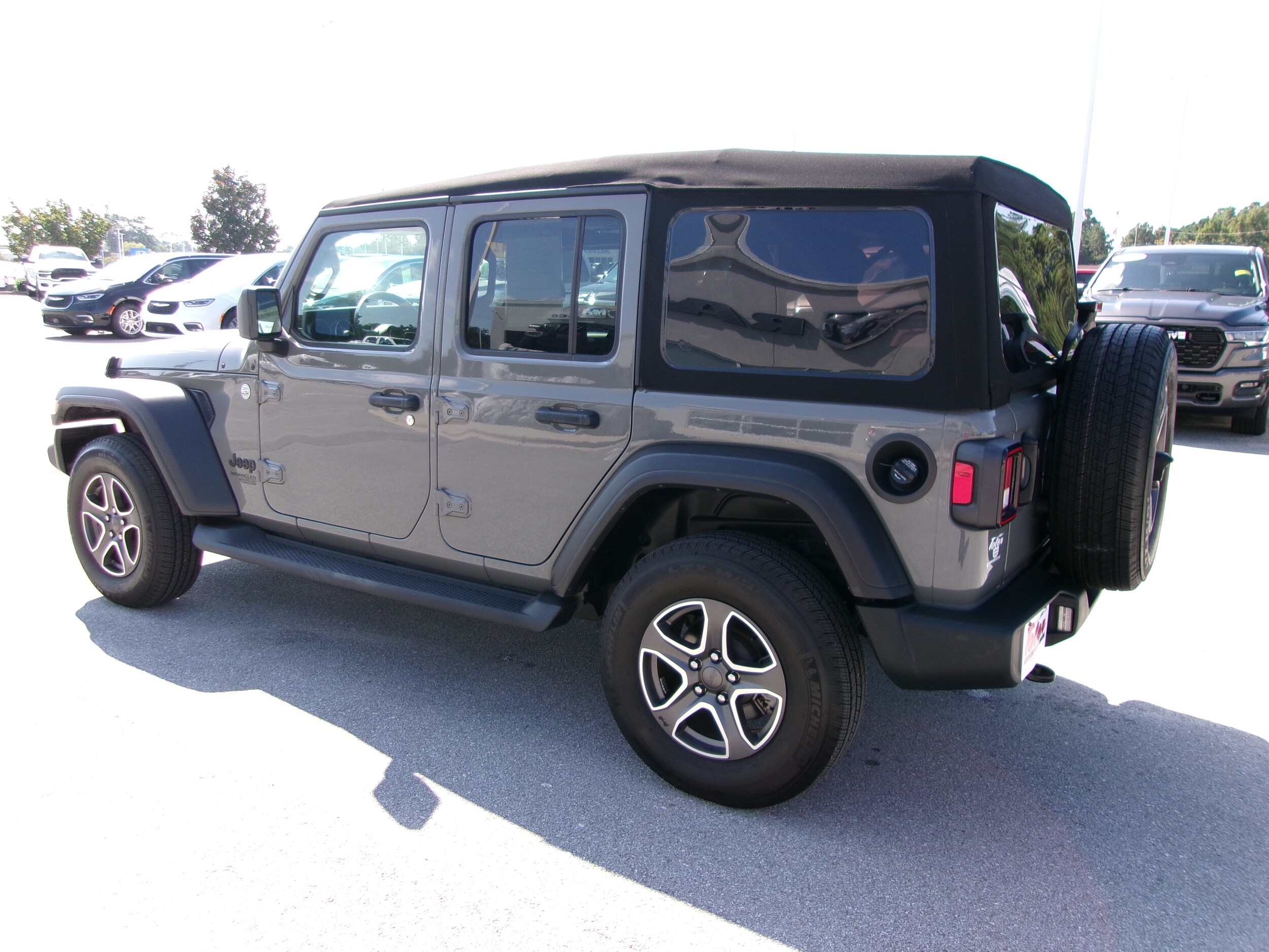 2021 Jeep Wrangler Unlimited Sport S photo 2