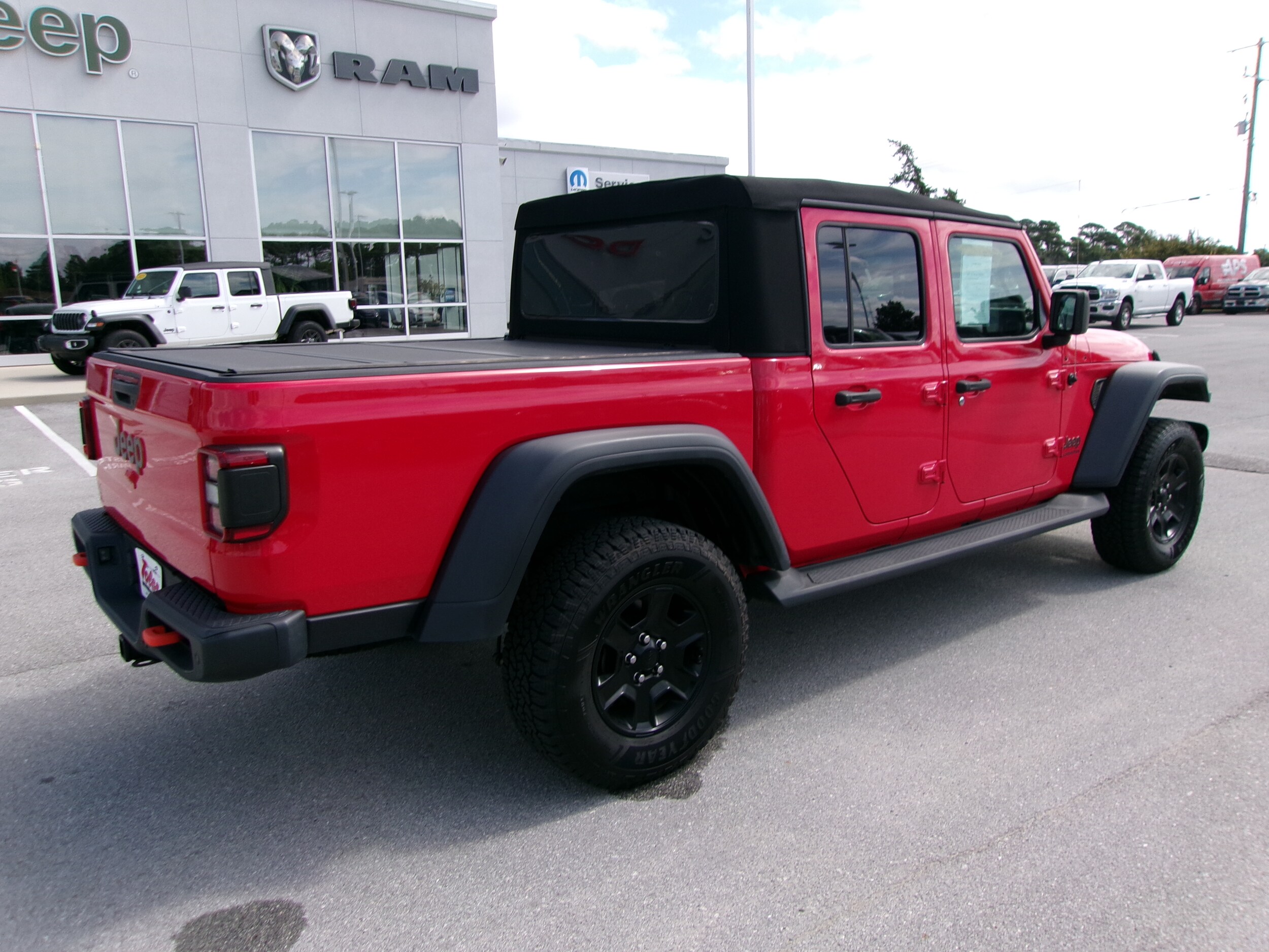2021 Jeep Gladiator Mojave photo 3