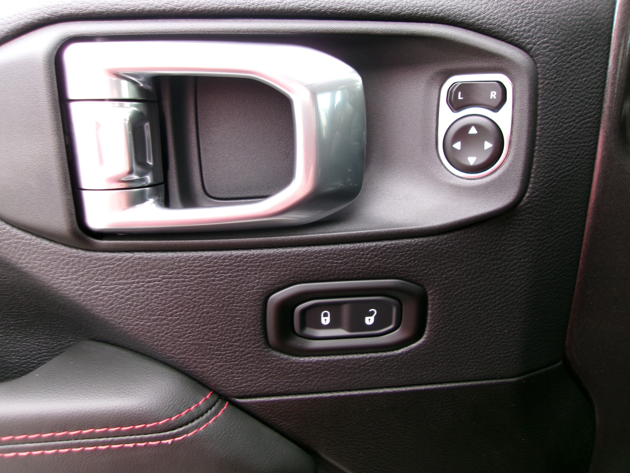 2026 Jeep Wrangler 2-Door Rubicon - Photo 13