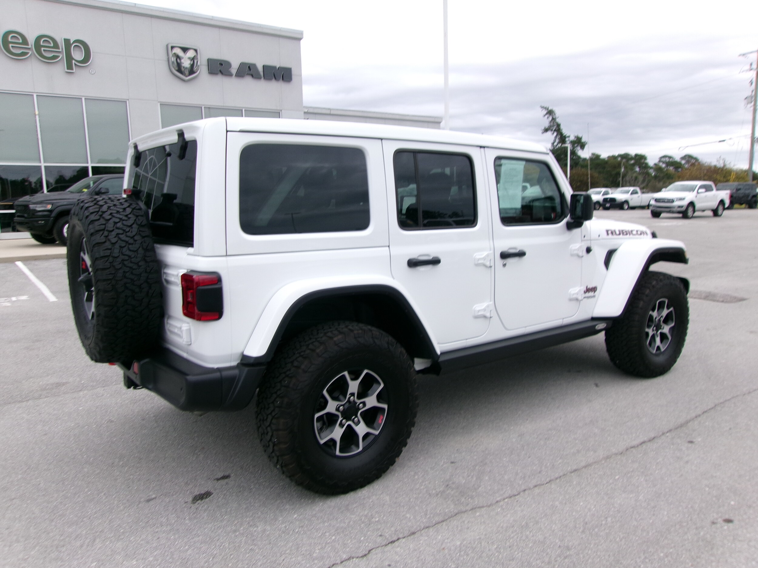 2022 Jeep Wrangler Unlimited Rubicon photo 3