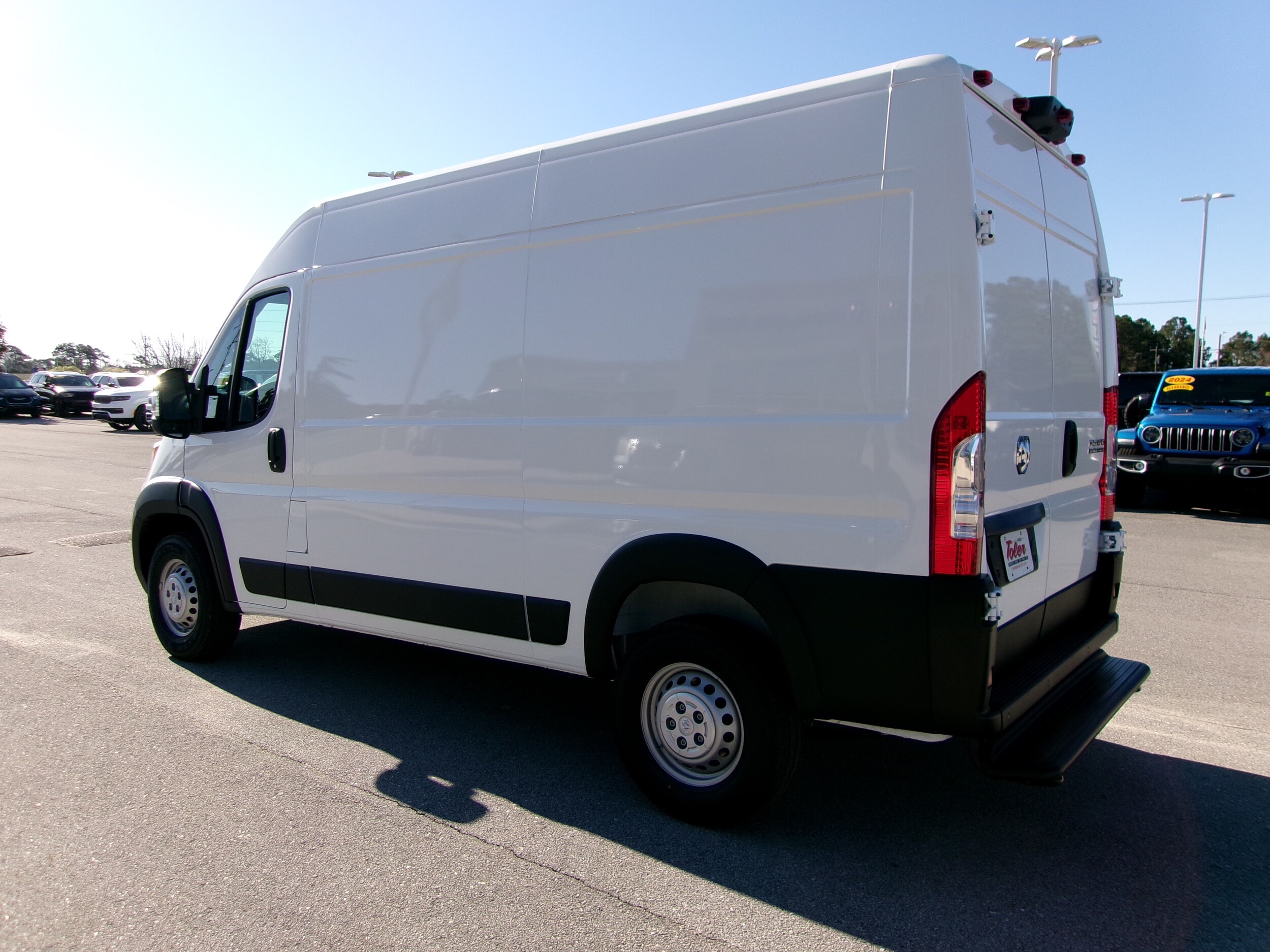 2025 Ram ProMaster 1500 Tradesman Cargo Van High Roof photo 3