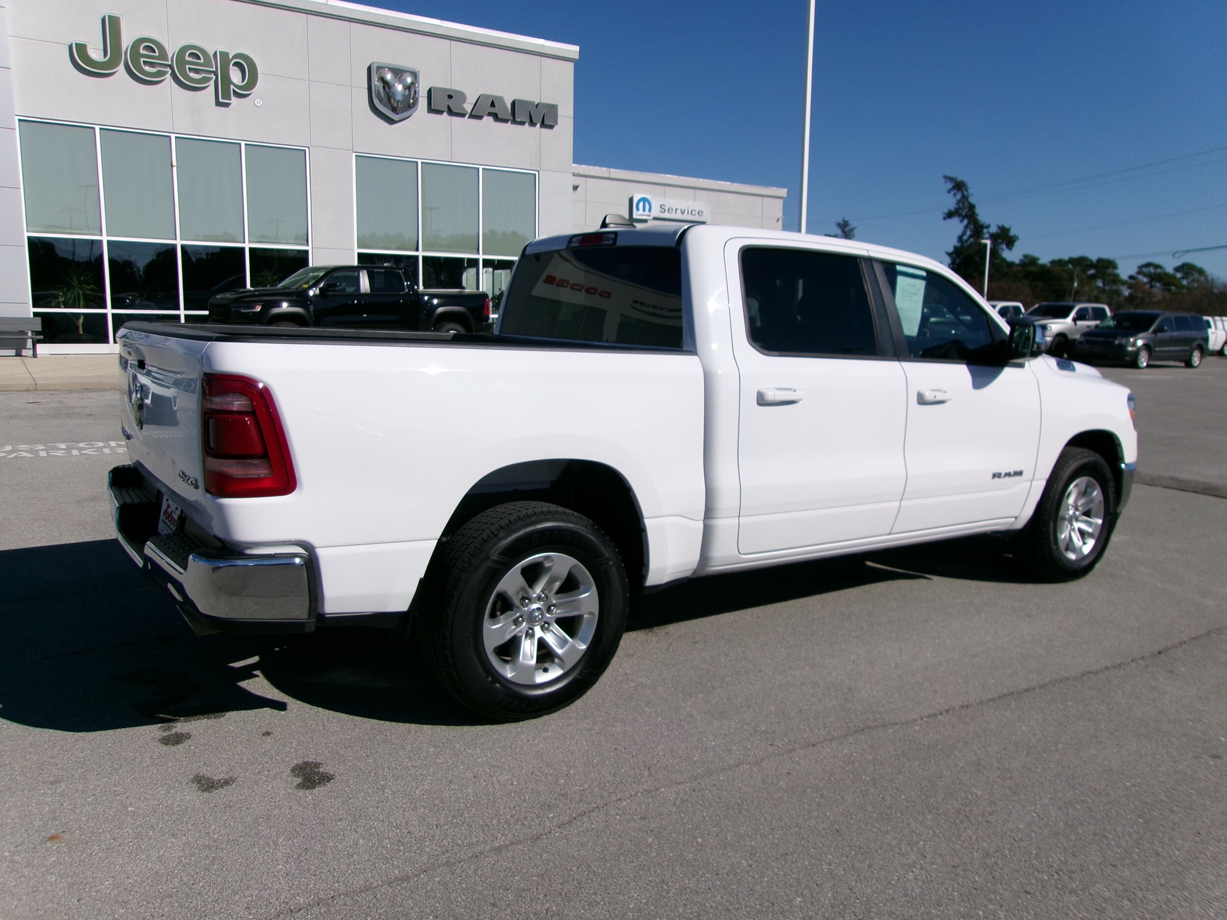 2024 Ram 1500 Laramie photo 3