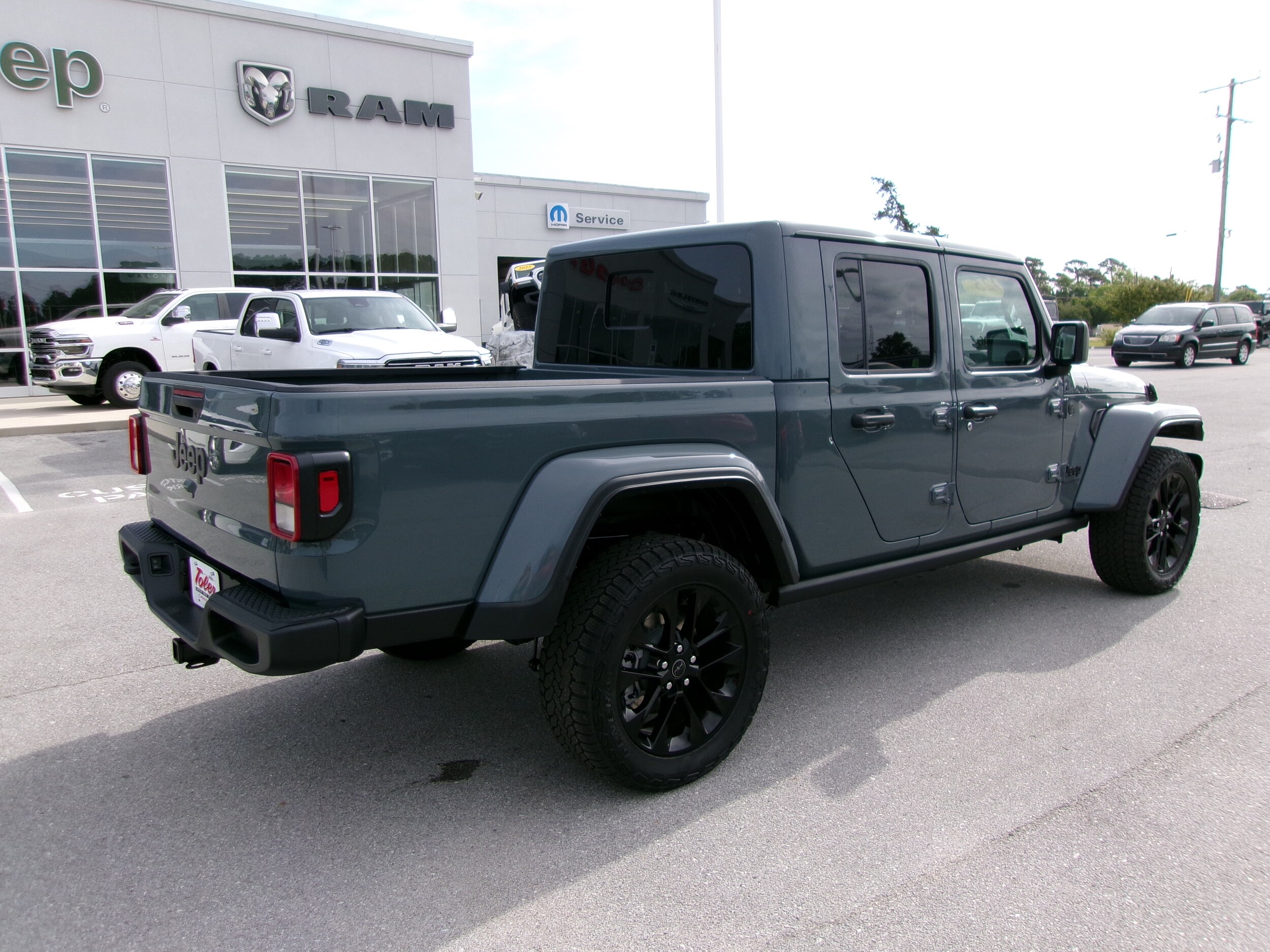 2025 Jeep Gladiator Sport photo 4
