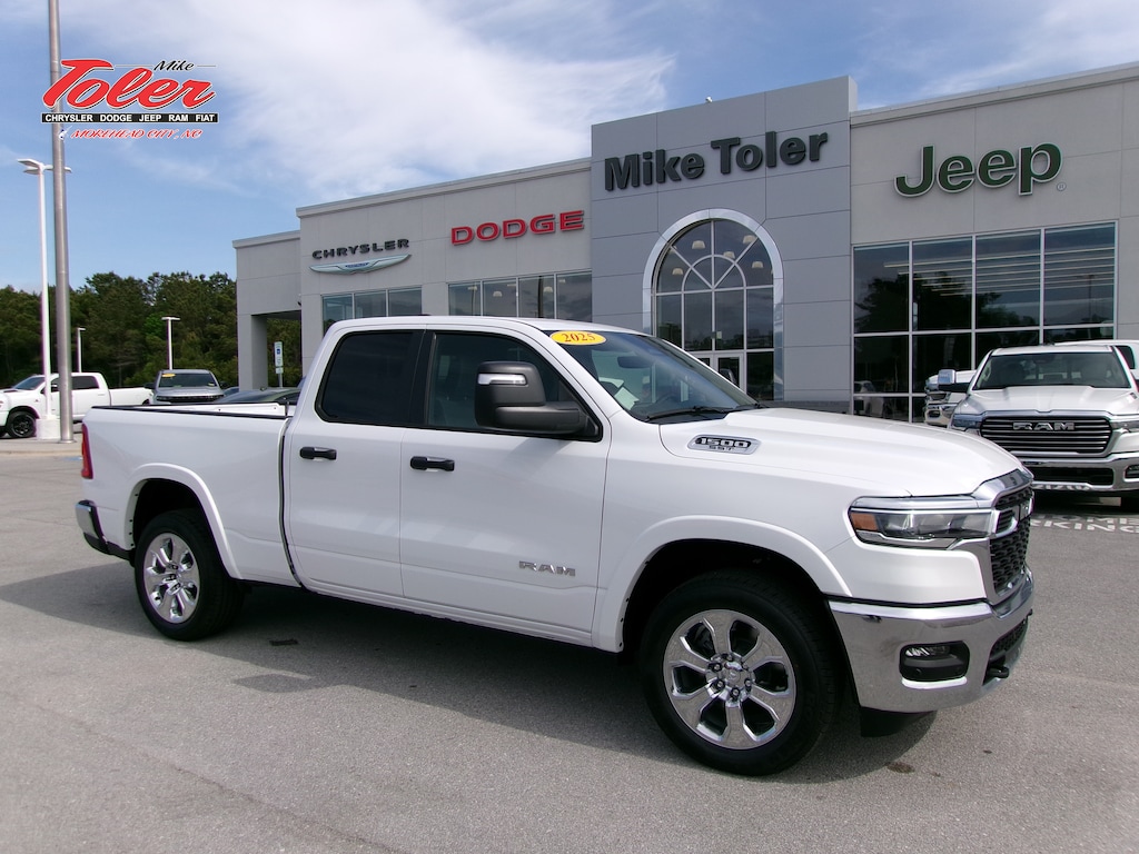 New 2025 Ram 1500 BIG HORN QUAD CAB 4X4 6'4 BOX Pickup