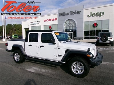 2020 Jeep Gladiator Sport S's photo