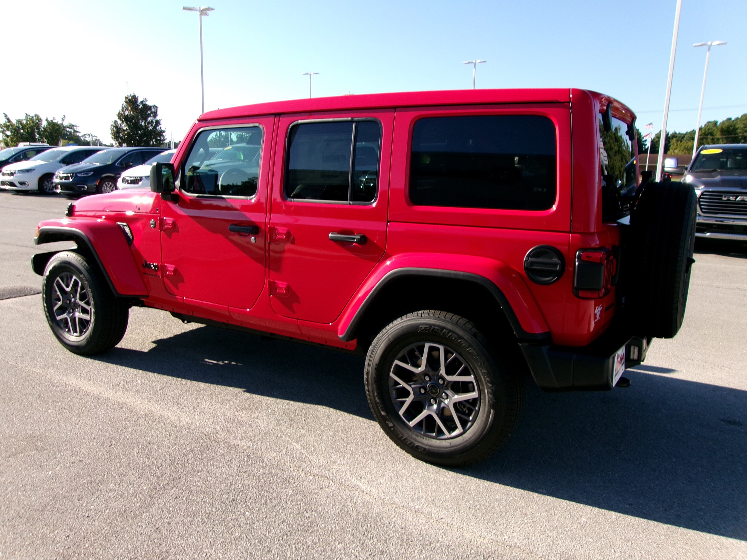 2025 Jeep Wrangler Sahara photo 2