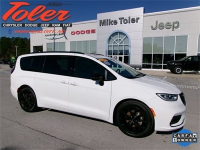 2025 Chrysler Pacifica Limited's photo