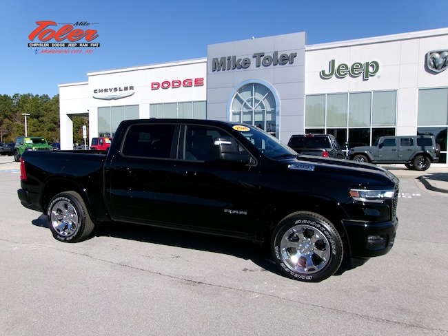 2026 Ram 1500 BIG HORN CREW CAB 4X4 5'7 BOX Pickup