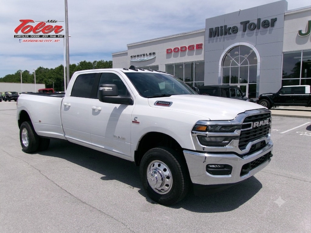New 2026 Ram 3500 BIG HORN CREW CAB 4X4 8' BOX Pickup