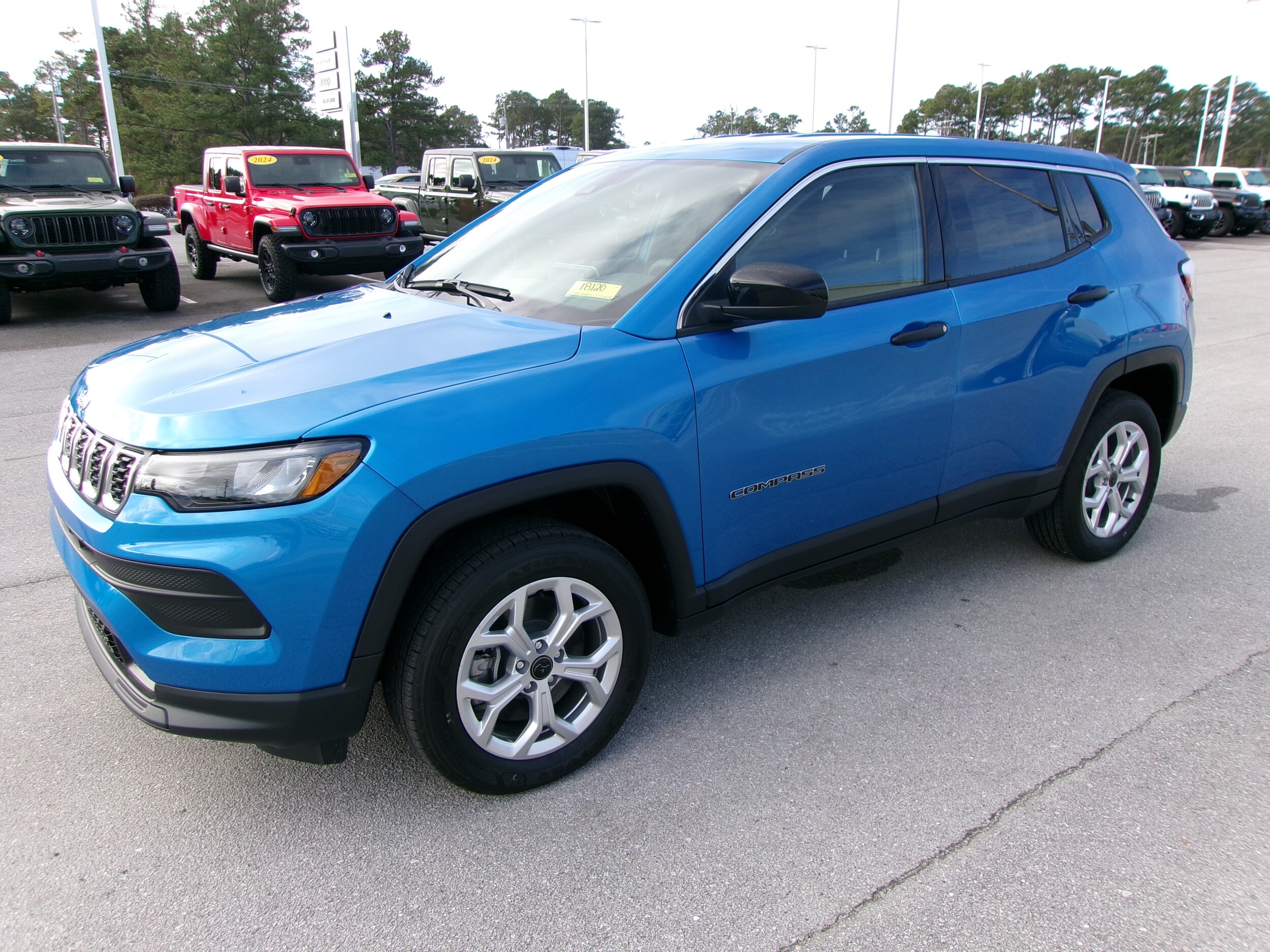 2025 Jeep Compass Sport photo 2