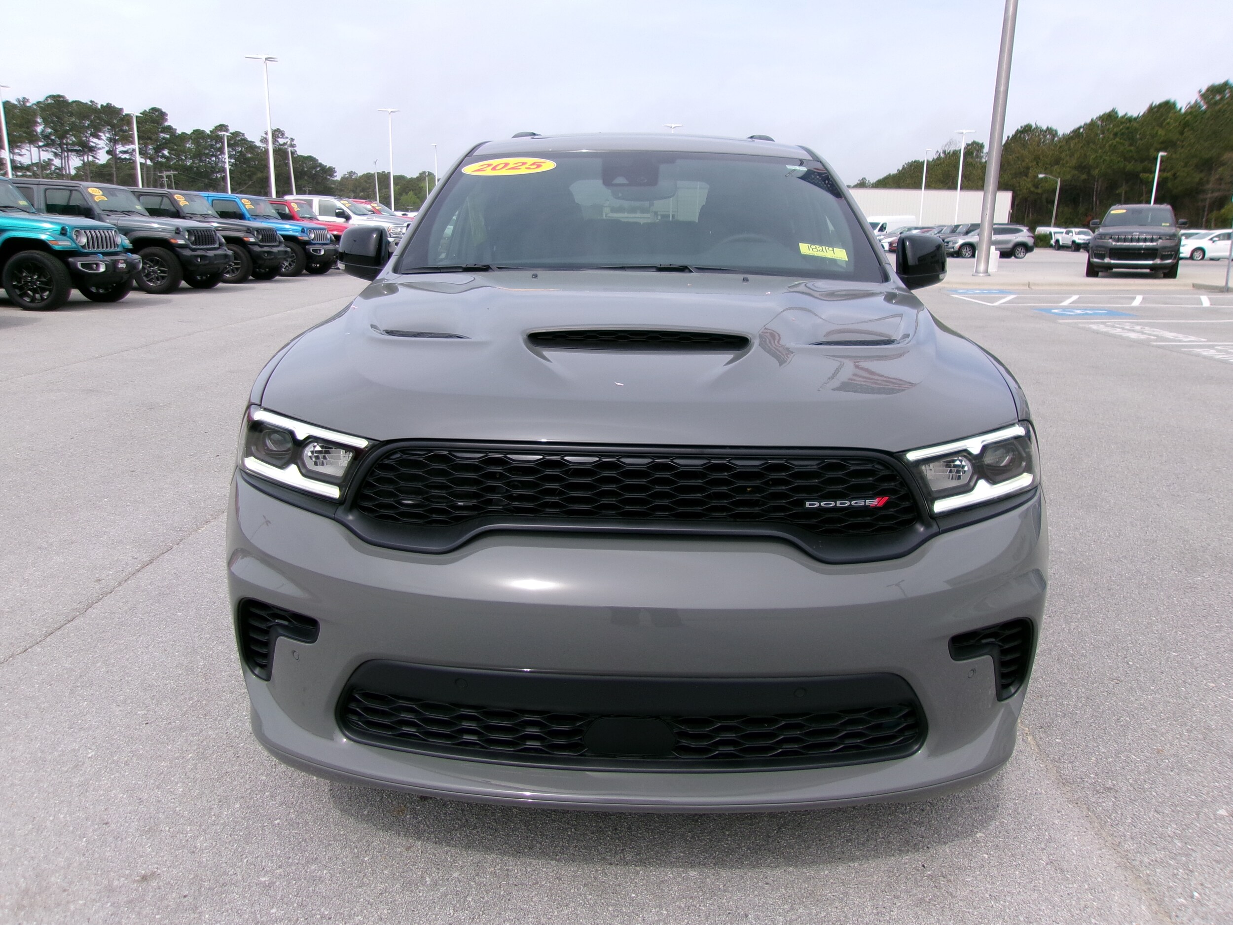 2025 Dodge Durango R/T Plus photo 3
